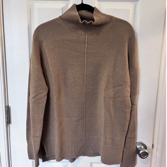 Theory Turtleneck Camel Cashmere Sweater Size Large - Picture 1 of 5
